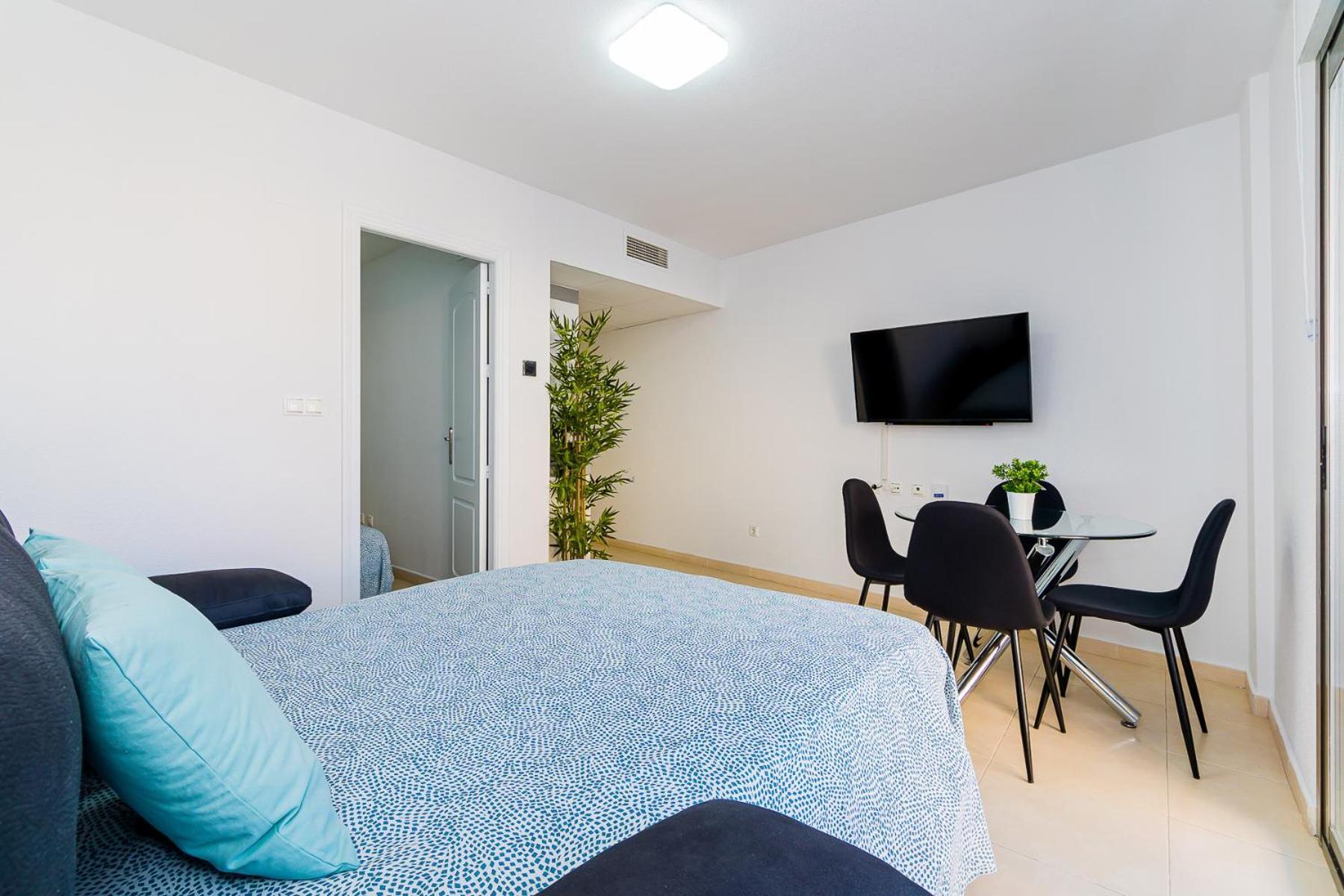 Apartamento Sunrise OrbiPlaya Torrevieja Bagian luar foto